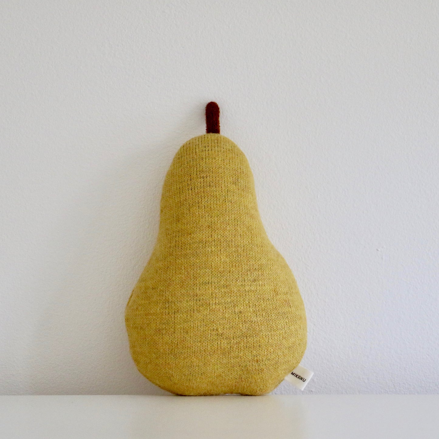 hochet poire laine et coton mikanu