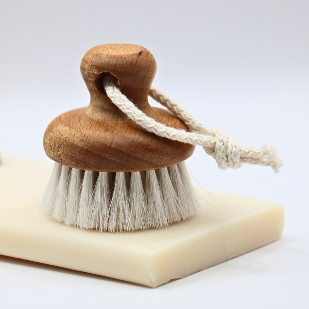 Brosse visage en hêtre