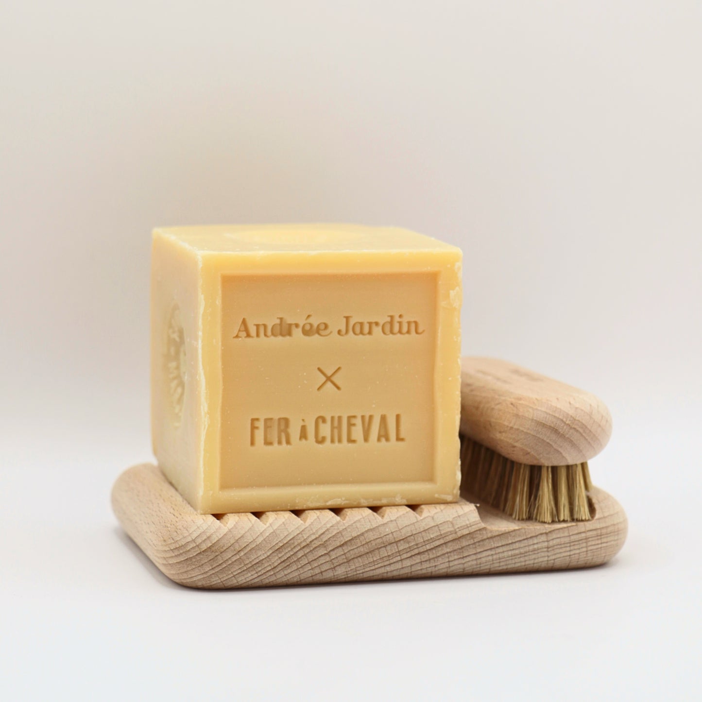 Coffret savon et brosse à ongles- Hêtre