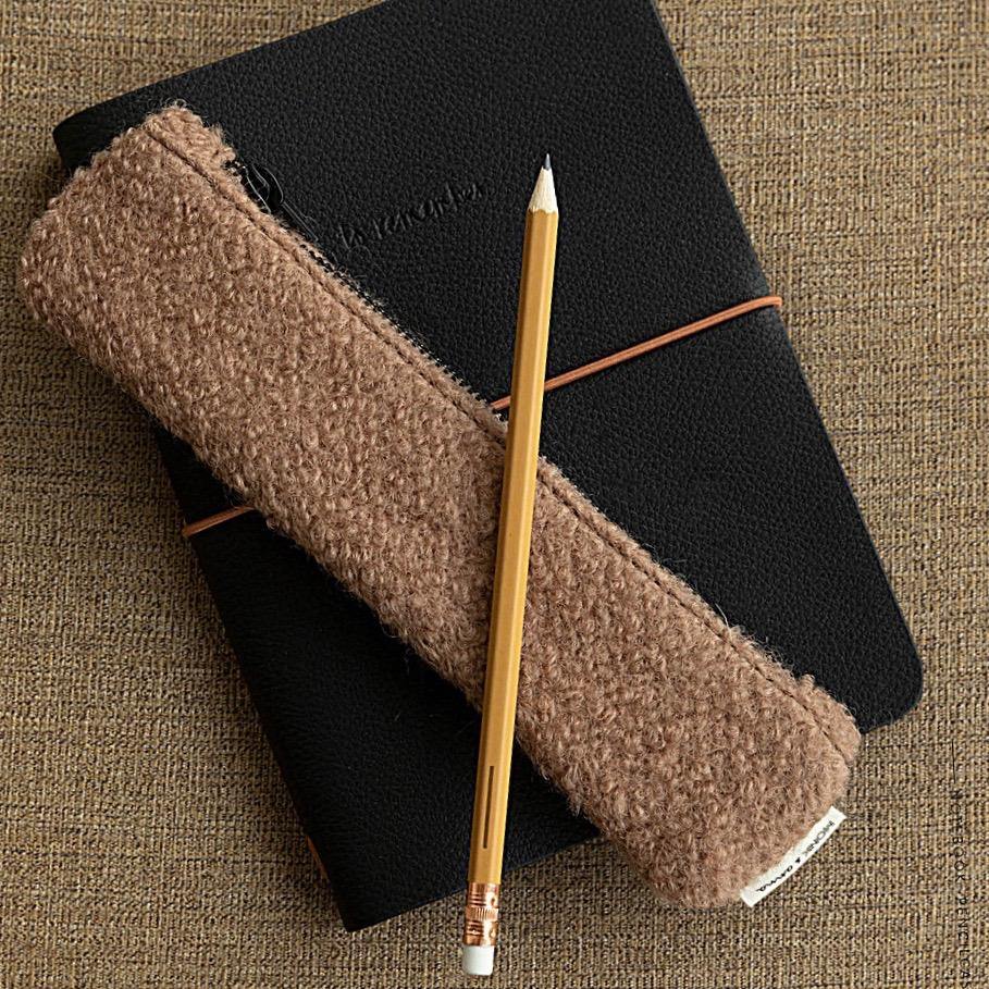 trousse en laine teddy