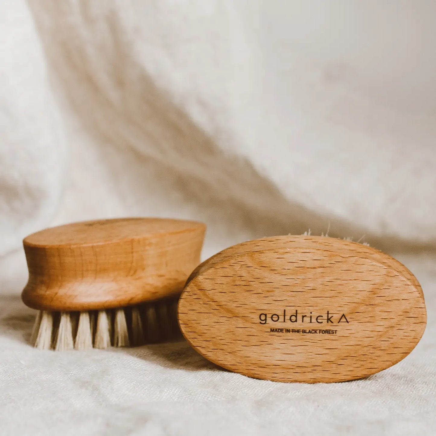 Brosse à ongles en bois